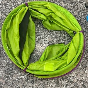 Collapsible play tunnel